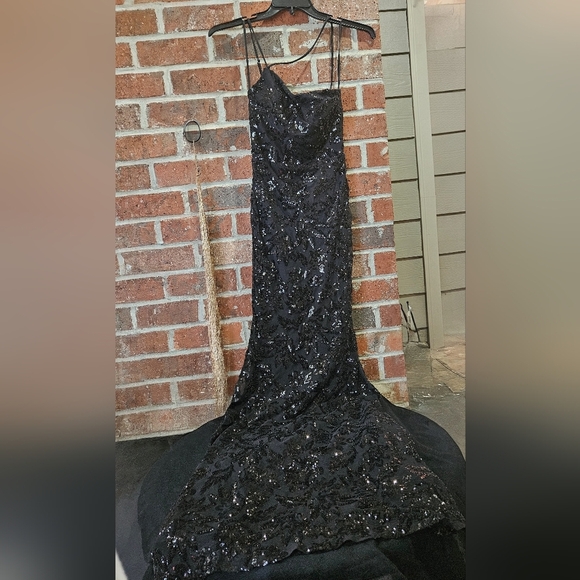 Windsor Dresses & Skirts - Windsor black sequined gown size 2